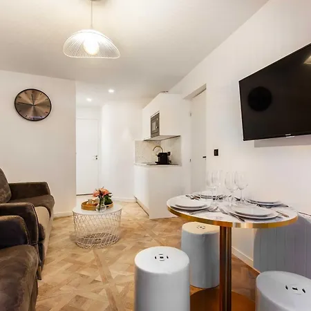 Charming - 1bd - 6p - Near Eiffel Tower Daire